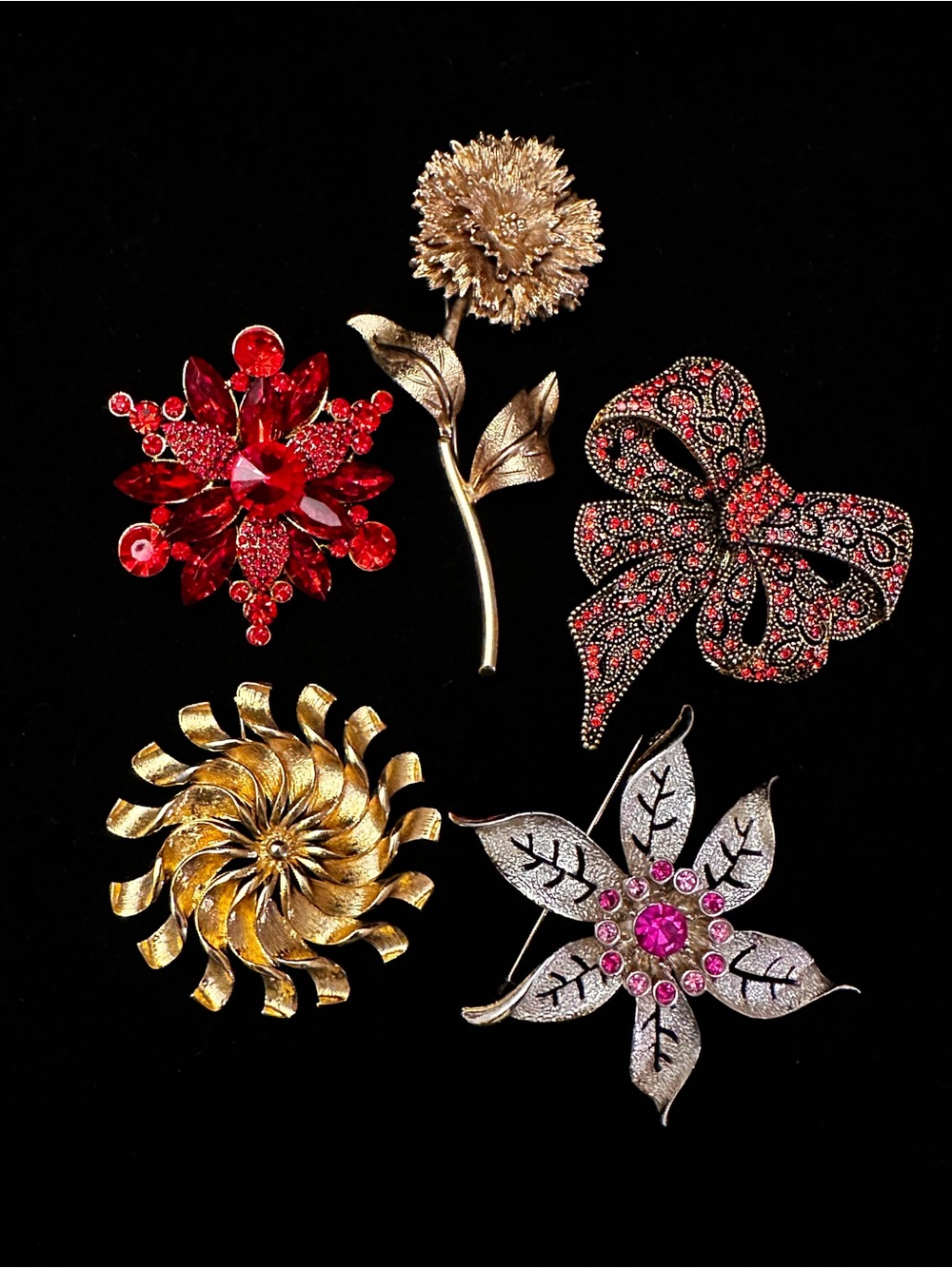 Hollywood Regency Style ornate Lot of 5 Brooches